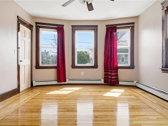 5th image of 297 Vermont Ave