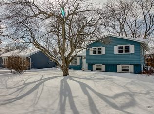 18125 W Twin Lakes Blvd, Grayslake, IL