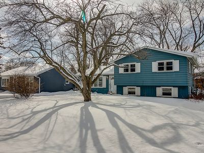 18125 W Twin Lakes Blvd, Grayslake, IL, 60030