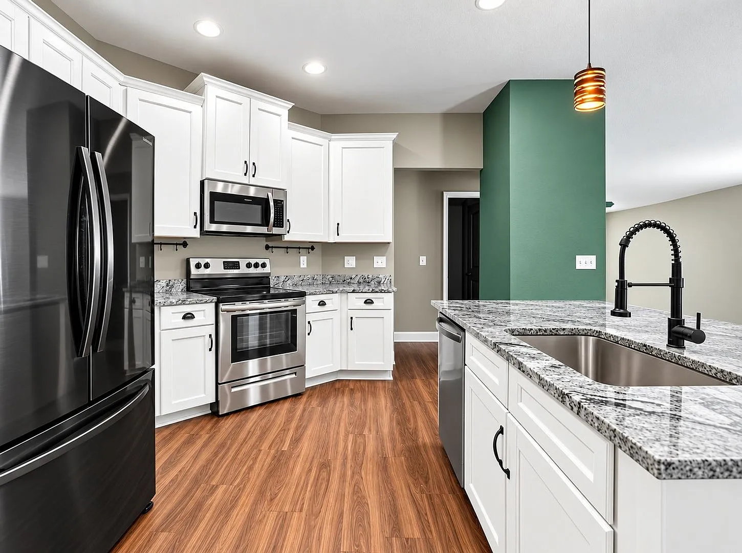 Charming 3BR House in Winter Haven — Photo 4