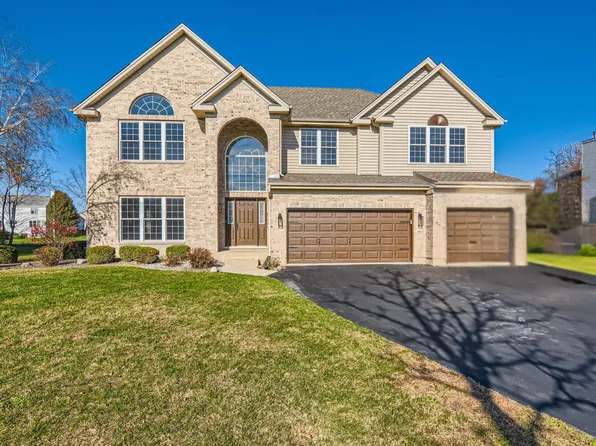 3670 White Deer Dr, Algonquin, IL 60102