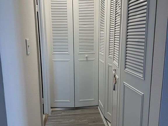 3rd image of 1355 N Dearborn St APT 204