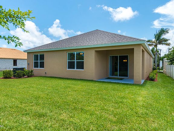 2nd image of 4653 Amaca Bay Ln