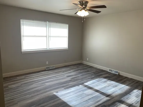 2459 S Saint Clair St, Wichita, KS 67217