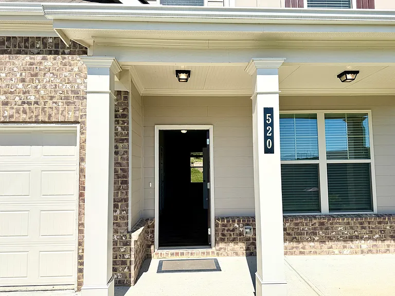 520 McGinnis Cir — Photo 3