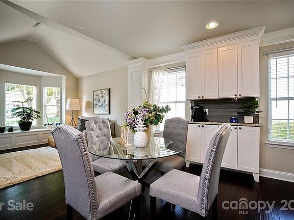 3rd image of 1525 Deer Forest Dr