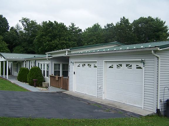 2nd image of 253 Knob Hill Ln