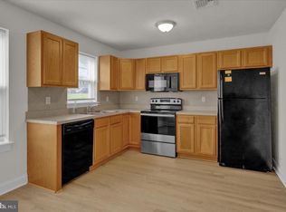 150 Front St, Akron, PA 17501