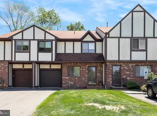 14 Coventry Sq, Trenton, NJ 08628