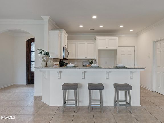 5th image of 302 Blackwater River Dr