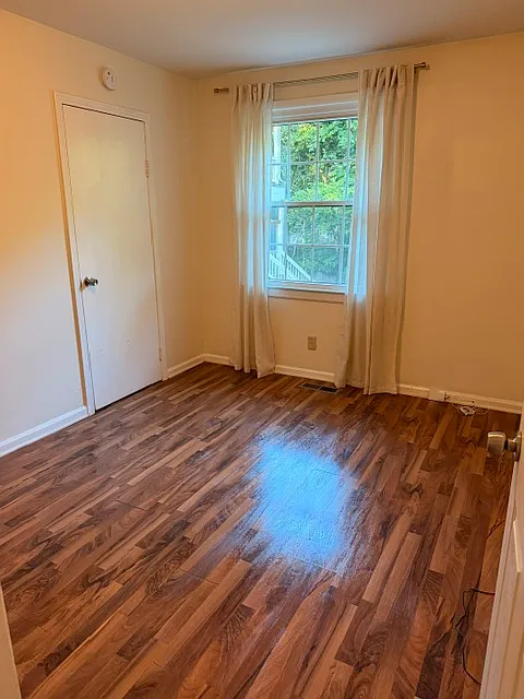 2 bed, 800 sqft, $1,300 — Photo 2