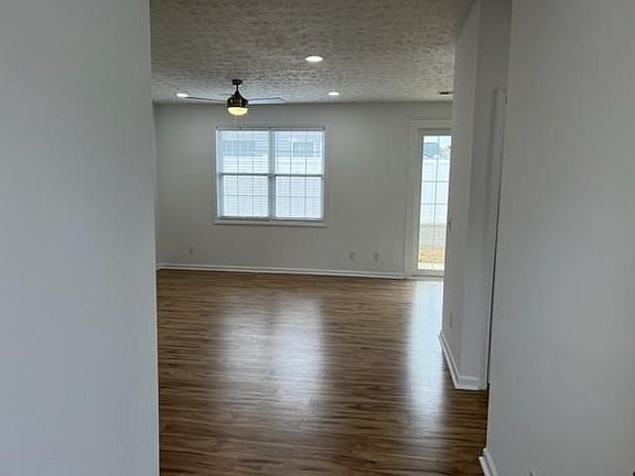 5th image of 703 Bedford Ct #703