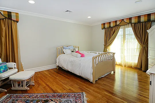 417 N Woodland St — Photo 16