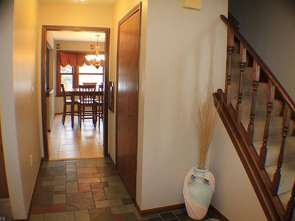 2nd image of 31103 Jonathan Ln