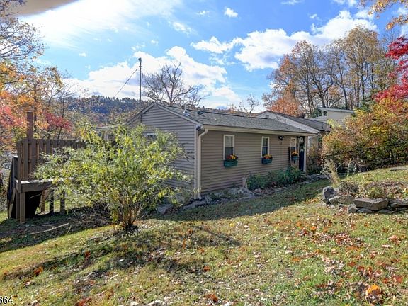 2nd image of 9 Woods Rd