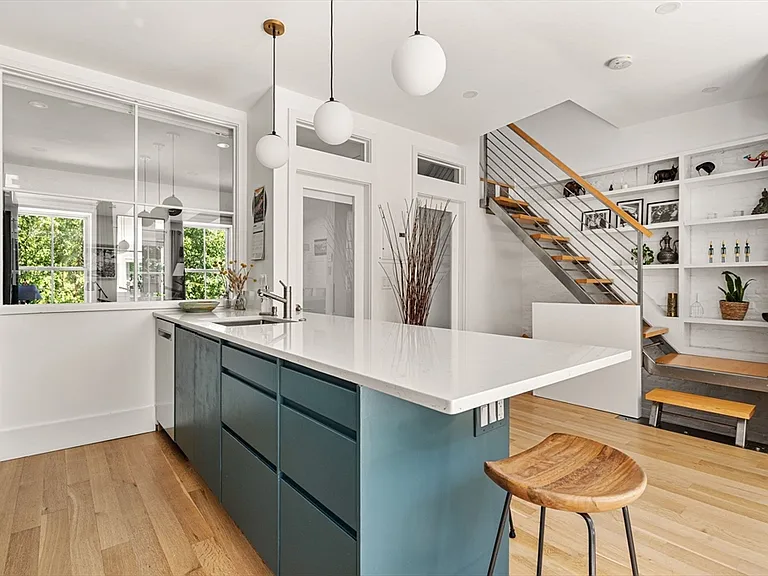 201 W Springfield St #3 — Photo 7