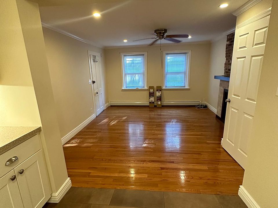 1st image of 49 Monroe Ave Floor 1