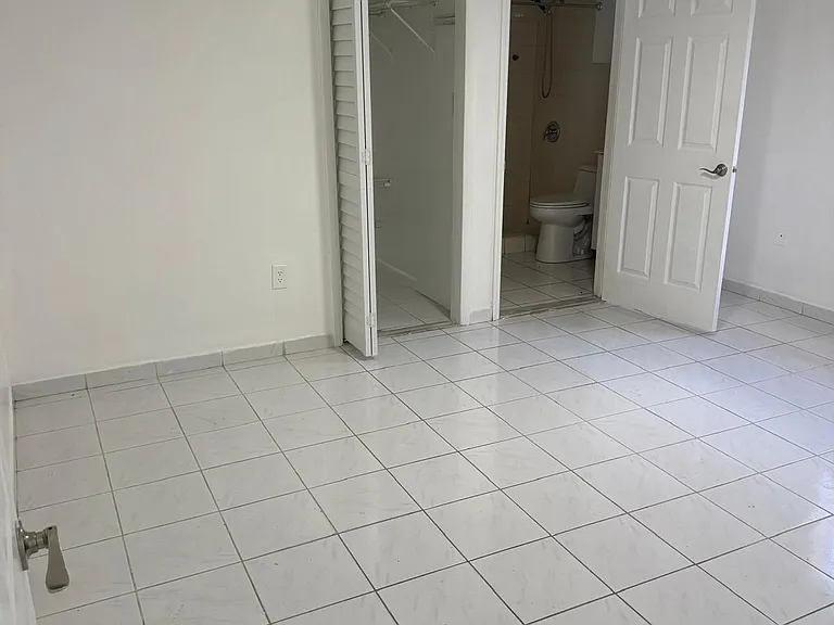 12367 NW 98th Ave — Photo 3
