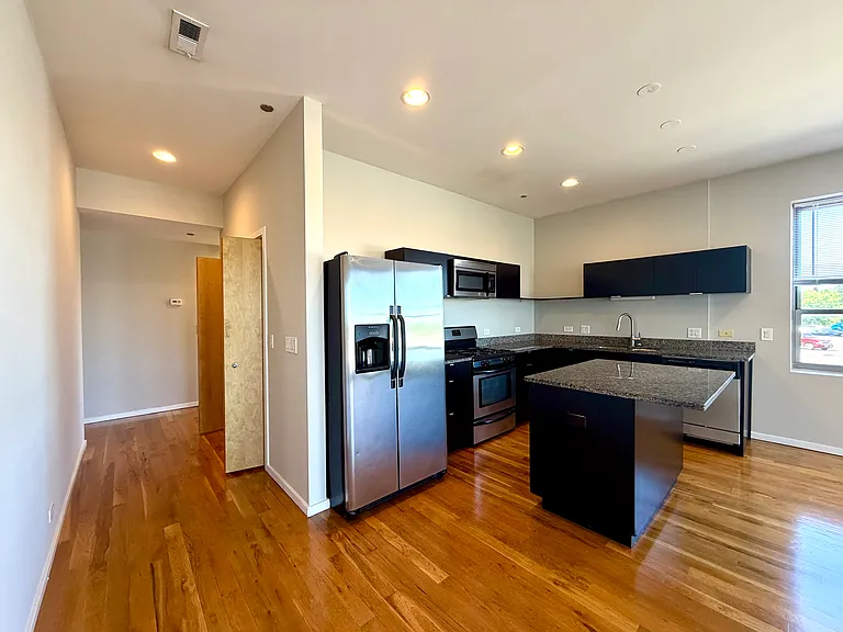 2157 N Damen Ave #305 — Photo 6