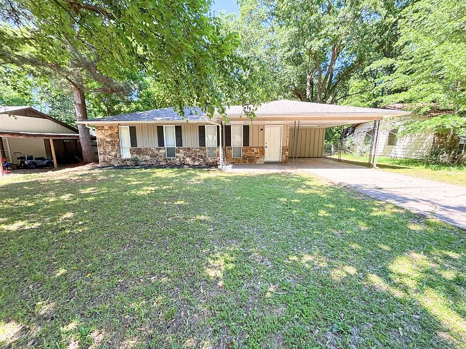 208 Raney Pl