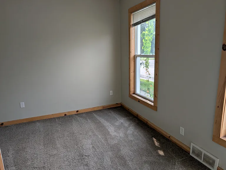 1727 Hughitt Ave — Photo 10
