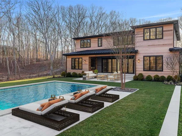 34 Turtle Pond Road, Southampton, NY 11968