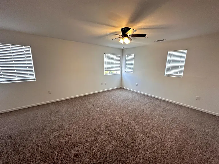 2893 N Schneider Ave — Photo 8