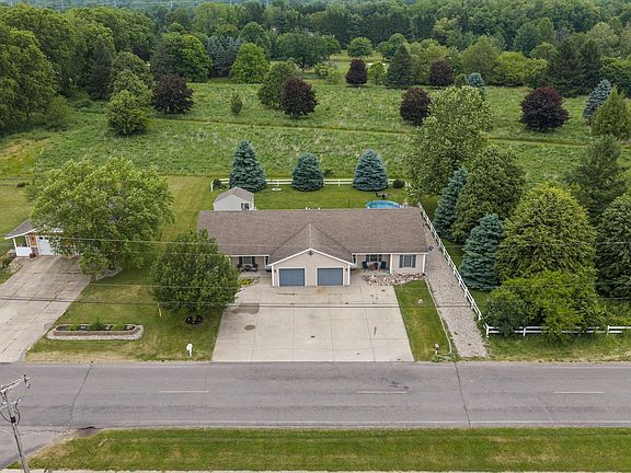 4th image of 22710 Diamond Cove St