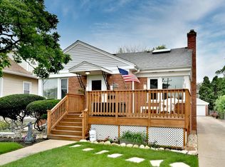 8423 Riverside Ave, Brookfield, IL 60513