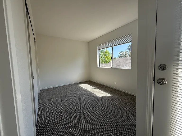 1334 Palm St #10 — Photo 7