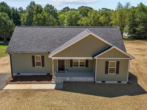 2472 Price Rd, Eden, NC 27288