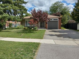 35 Aintree Cres, Brampton, ON L6T 2T2