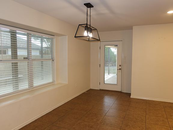 4th image of 1906 Stone Field Ln