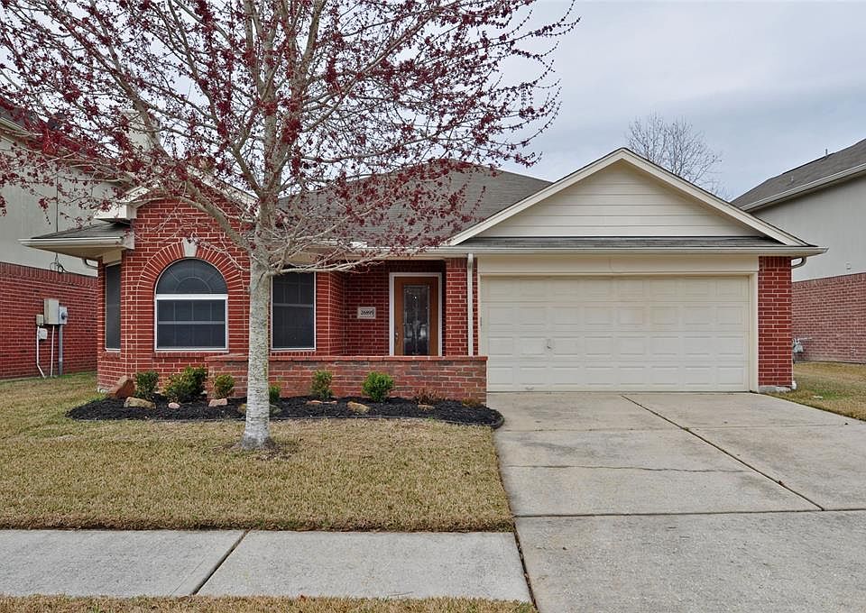 1st image of 26895 Regency Pines Dr