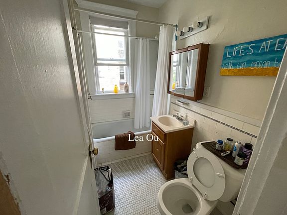 4th image of 1638 Commonwealth Ave APT 1
