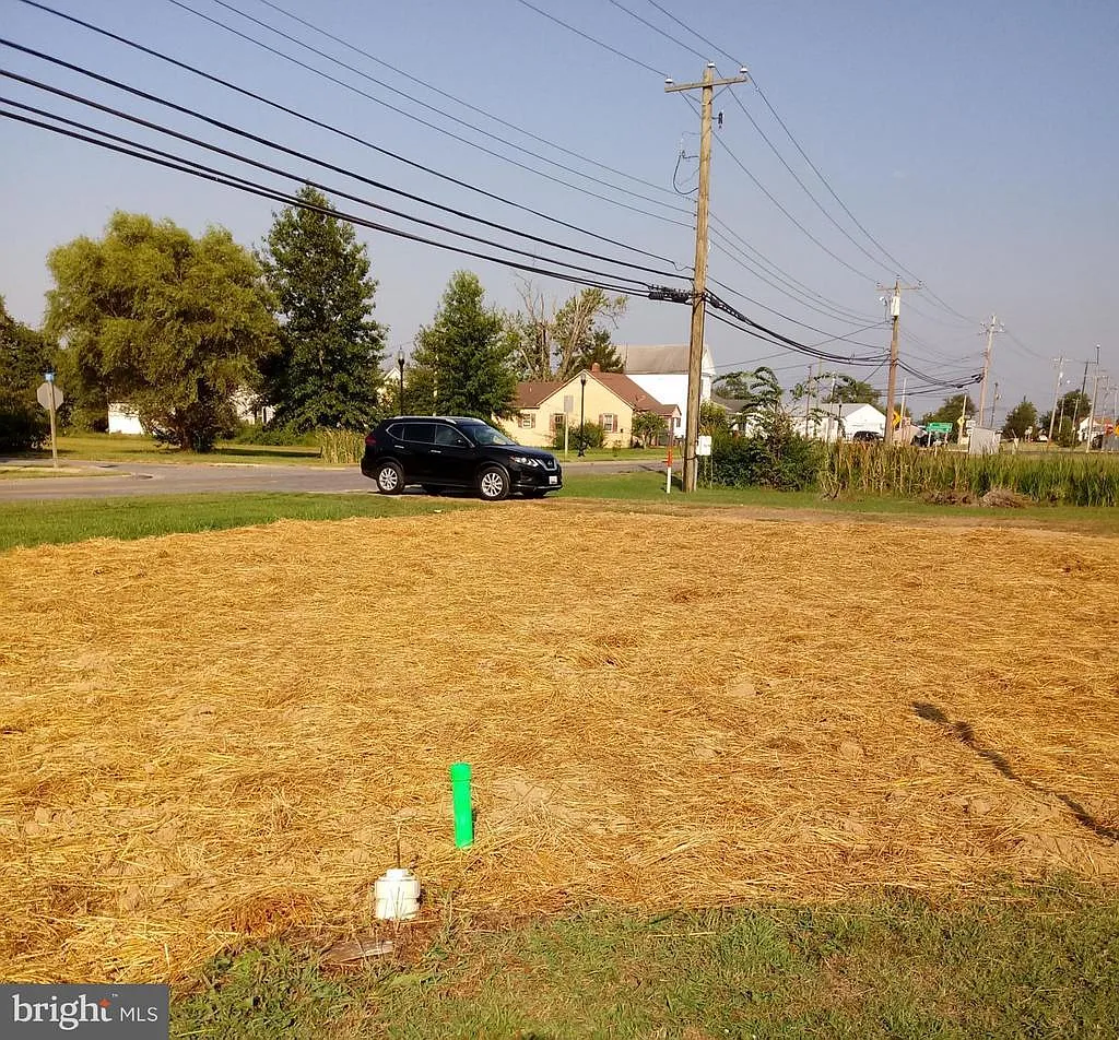315 Railroad Ave photo 1