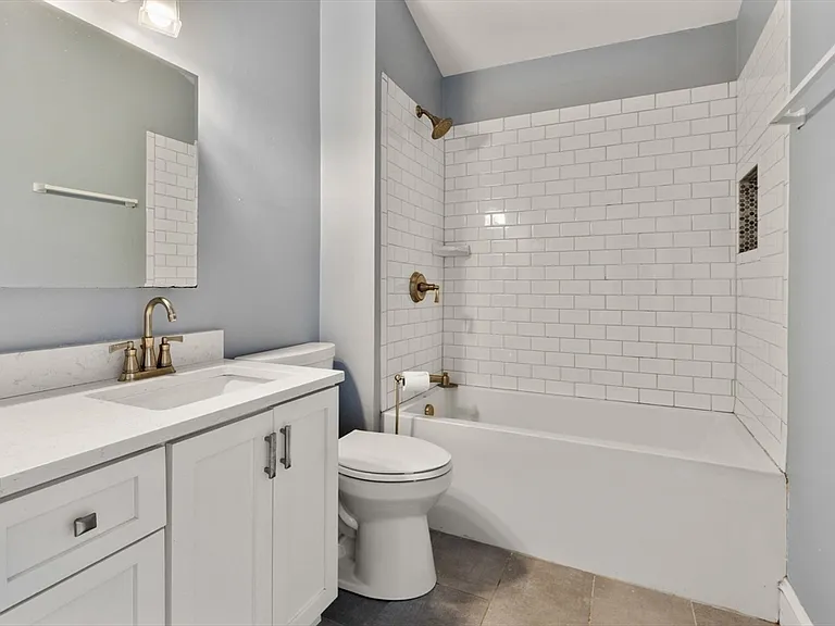17 Sackville St #3 — Photo 13