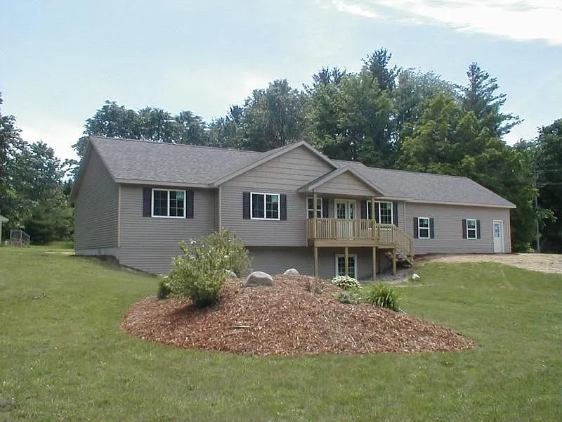 124 E Maple Ridge Rd photo 1