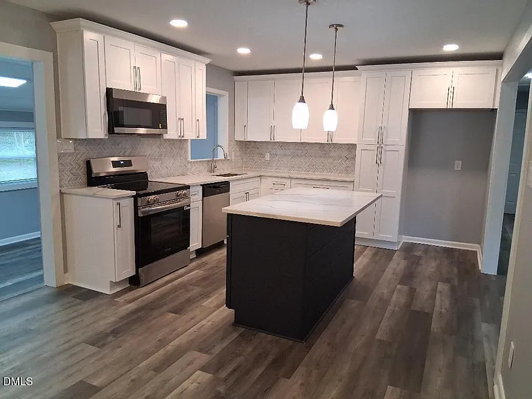 829 Greenwich St — Photo 5