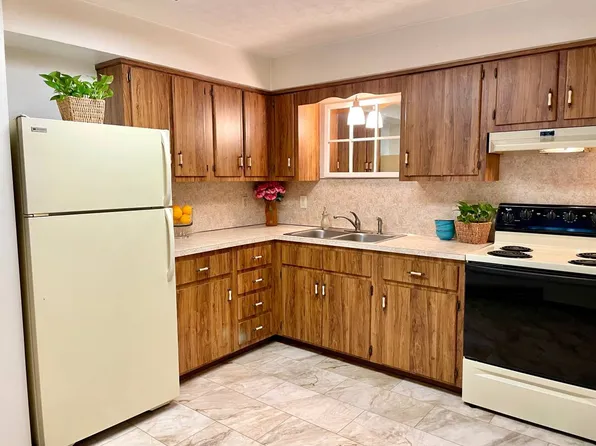 200 Kennedy Dr APT 6, Archbald, PA 18403