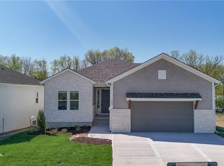 1149 SW Whitby Dr, Lees Summit, MO 64083