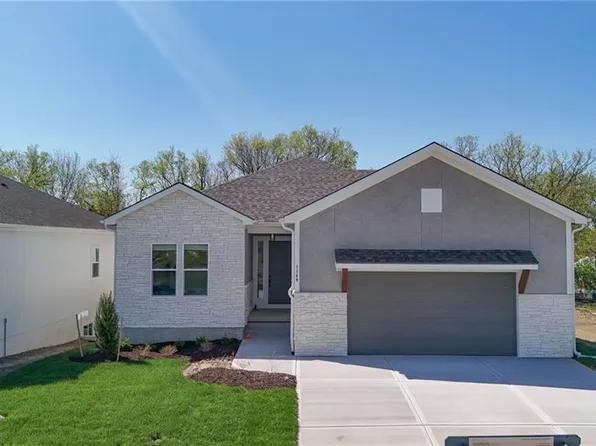 1149 SW Whitby Dr, Lees Summit, MO 64083