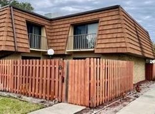 1440 N Lawnwood Cir APT 17A, Fort Pierce, FL 34950
