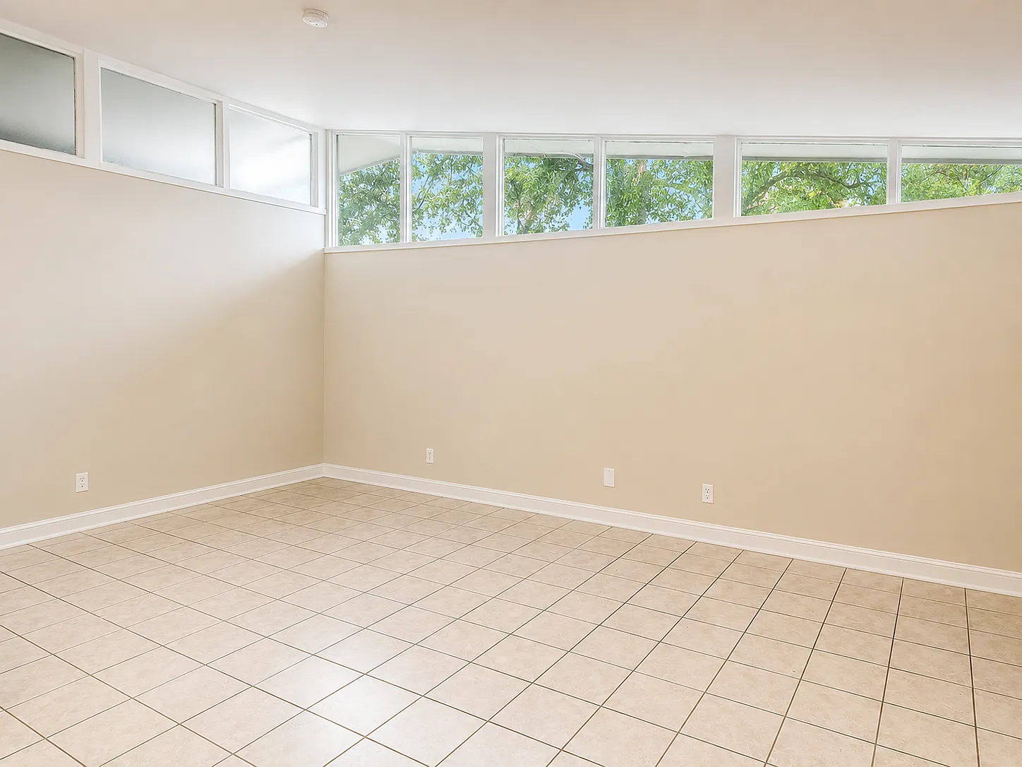3 bed, 1.5 bath, 1115 sqft, $1,550 — Photo 2