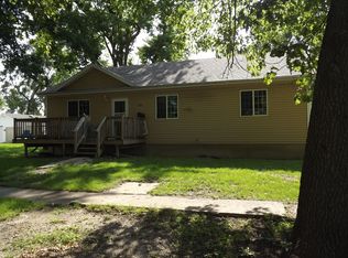 320 N Main St, Gilman, IL 60938