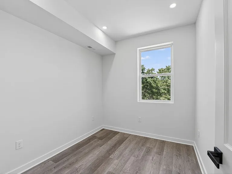 1321 Anacostia Rd SE — Photo 57