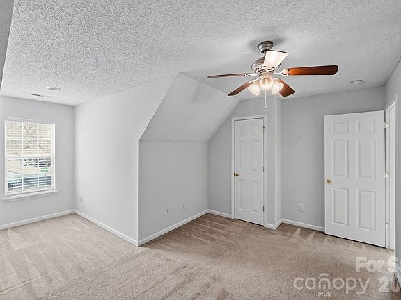 3rd image of 8221 Christmas Ct
