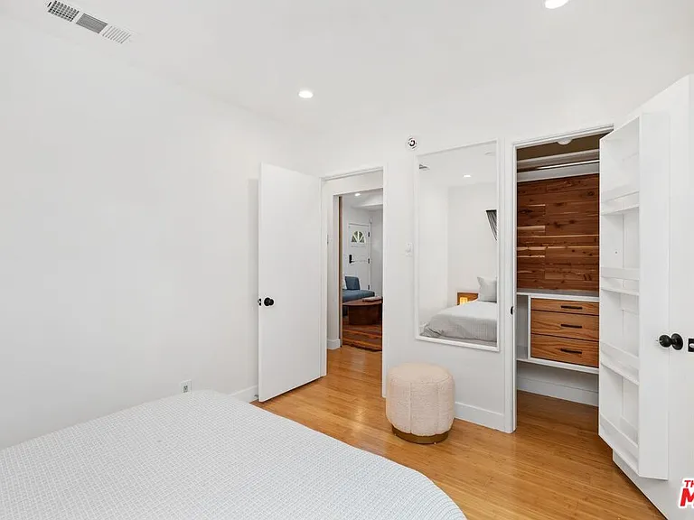 621 Rose Ave #B — Photo 12