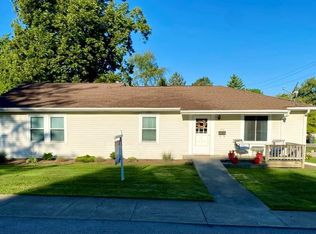 432 Vine St, Hope, IN 47246
