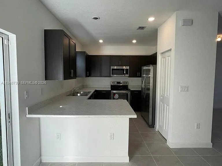 2634 SE 11th Ct #2634 — Photo 6